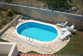 Kuća s 5 apartmana, na prodaju, Trogir, Casa