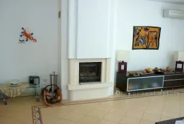 Kuća s 5 apartmana, na prodaju, Trogir, Casa