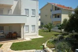 Kuća s 5 apartmana, na prodaju, Trogir, Casa