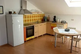 Kuća s 5 apartmana, na prodaju, Trogir, Casa