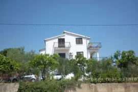 Kuća sa 3 etaže, na prodaju, Trogir - Okolica, Casa