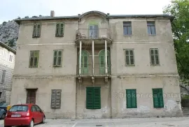 Stara kuća, na prodaju, Omiš, Maison