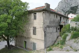 Stara kuća, na prodaju, Omiš, House