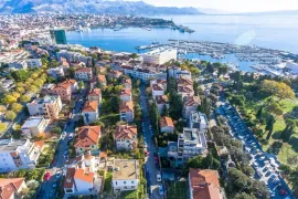 Meje, obiteljska vila na atraktivnoj lokaciji, Split, Casa