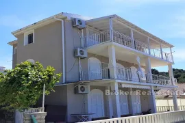 Apartmanska vila s pogledom na more, Primošten, Kuća