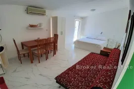 Apartmanska vila s pogledom na more, Primošten, Kuća