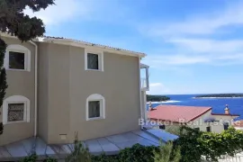 Apartmanska vila s pogledom na more, Primošten, Kuća