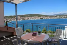 Apartmanska kuća s pogledom na more, Trogir, Haus