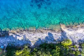 Građevinsko zemljište uz more, na prodaju, Korčula, Terrain