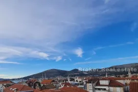 Autohtona dalmatinska kuća s pogledom na more, Trogir, بيت