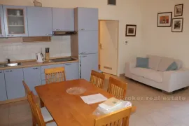 Dva apartmana za prodaju, Trogir - Okolica, Wohnung