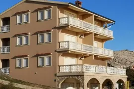 Apartmanska kuća u blizini mora, Pag, Casa