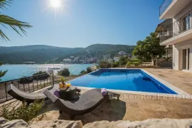 Vila s pet zvjezdica, na prodaju, Trogir - Okolica, Casa