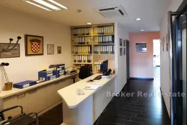 Firule, poslovni prostor u prizemlju, Split, Propiedad comercial