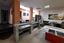 Firule, poslovni prostor u prizemlju, Split, Propiedad comercial