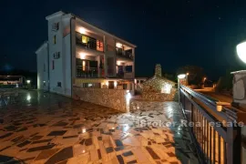 Apartmanska kuća s bazenom, Trogir - Okolica, Famiglia