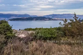 Građevinsko zemljište s pogledom na more, Trogir - Okolica, Zemljište