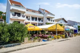 Hotel sa restoranom u prvom redu do mora, Murter, العقارات التجارية