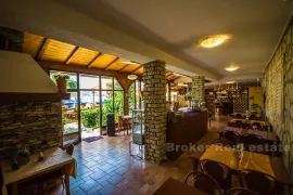 Hotel sa restoranom u prvom redu do mora, Murter, العقارات التجارية