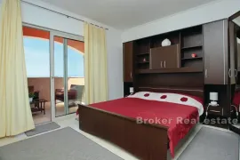 Apartmanska kuća prvi red do mora, Korčula, Дом