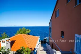 Apartmanska kuća prvi red do mora, Korčula, Дом