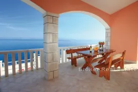 Apartmanska kuća prvi red do mora, Korčula, Дом