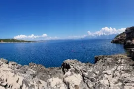 Jedinstvena kamena kuća uz more, Hvar, Σπίτι