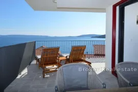 Apartmanska kuća sa 2 bazena i pogledom na more, Trogir - Okolica, Ev