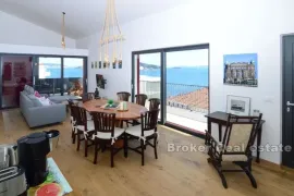 Apartmanska kuća sa 2 bazena i pogledom na more, Trogir - Okolica, Ev