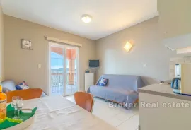 Kuća s više apartmana prvi red do mora, Zadar, Kuća