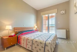 Kuća s više apartmana prvi red do mora, Zadar, Kuća