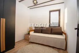 Stari grad, Topličin venac, Maršala Birjuzova, 5.0, 137m2, Stari Grad, Flat