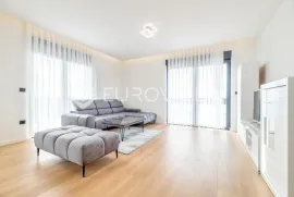 Zagreb, Dubrava, četverosoban penthouse NKP 120m2 s PM PRVI NAJAM, Zagreb, شقة