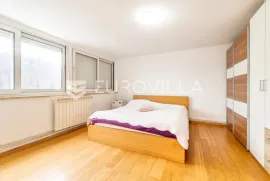 Zagreb, Črnomerec komforan trosoban stan 75m2, Zagreb, Flat