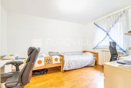 Zagreb, Črnomerec komforan trosoban stan 75m2, Zagreb, Flat