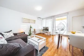 Zagreb, Jarun, prekrasan dvoiposoban stan NKP 60 m2, Zagreb, Διαμέρισμα