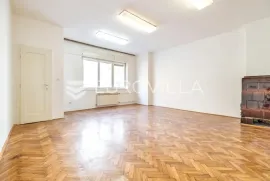 Zagreb, Donji grad, poslovni prostor uredske namjene 146 m2 u visokom prizemlju, Zagreb, Propriedade comercial