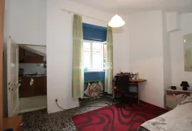 Istra, Pula- stan za adaptaciju 95m2 prvi red do mora, Pula, Appartement