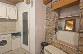 Istra, Pula- stan za adaptaciju 95m2 prvi red do mora, Pula, Appartement