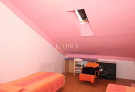 Istra, Pula- stan za adaptaciju 95m2 prvi red do mora, Pula, Appartement