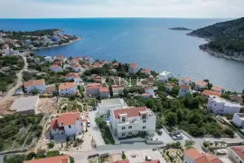 Šibenik, Stivašnica- Dvoetažna vila s bazenom i pogledom na more, Rogoznica, Дом