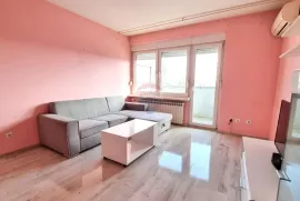 Zagreb, Kvatrić - dvosoban stan s lođom i balkonom, Zagreb, Appartment