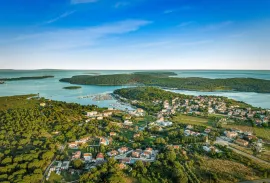 Istra, Pomer - kuća sa 5 apartmana, Medulin, Casa