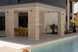 Istra - Rovinj, okolica - kuća s 4 spavaće sobe 230 m2, Rovinj, Haus