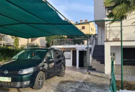 Istra, Poreč dva stana u prizemlju vrhunska lokacija, Poreč, Wohnung