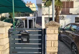 Istra, Poreč dva stana u prizemlju vrhunska lokacija, Poreč, Wohnung