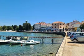 Poreč, odličan restoran sa dugogodišnjom tradicijom, 100 metara od mora, Poreč, Коммерческая недвижимость