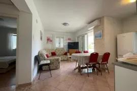 Krk,Pinezići,samostojeća kuća 110 m2,visoko prizemlje, Krk, House