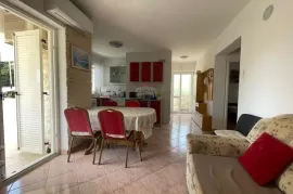 Krk,Pinezići,samostojeća kuća 110 m2,visoko prizemlje, Krk, House