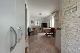 Krk,Pinezići,samostojeća kuća 110 m2,visoko prizemlje, Krk, Maison